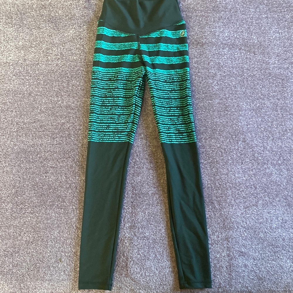Abs2b fitness leggings, size xsmall, green and black